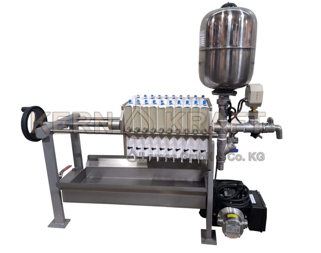 Filter cloth and filter plate in chamber filter press for oil filtering, edible oil purification, sedimentation, oil refining, small oil filter, cooking oil filtering refining, oil filtration system, reusable filter clothes, oil press parts D18, OW20