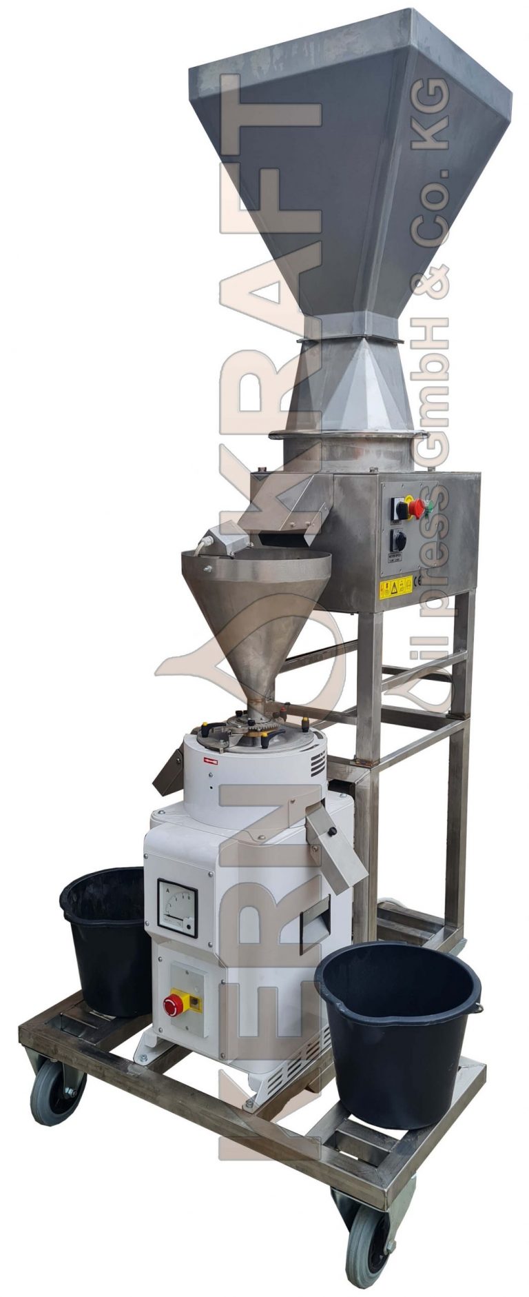 Osttiroler Getreidemühle, Waldner, Treffler, Zentrofan, Haeussler, Stoll, protein from presscake, protein production, flour production, white flour, semolina, milling hemp press cake, mobile mill, buying german mill, german quality